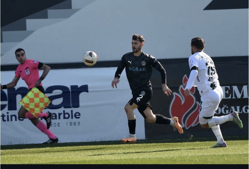 turkiye-klubuna-transfer-olunan-azerbaycanli-futbolchu-debut-matchina-chixib