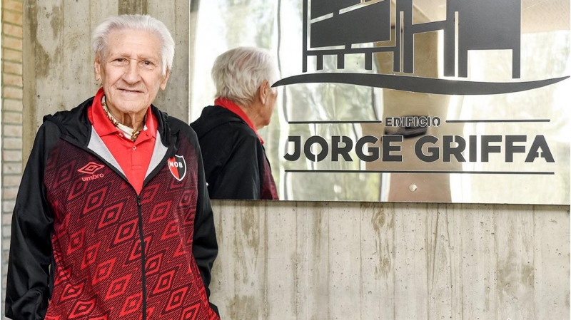 atletikonun-futbolchusu-dunyasini-deyishib