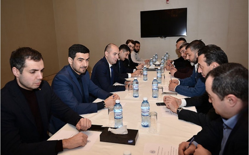 klublar-komitesinin-novbeti-iclasi-kechirilib