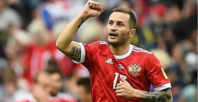 rusiyali-futbolchu-karyerasini-basha-vurub-