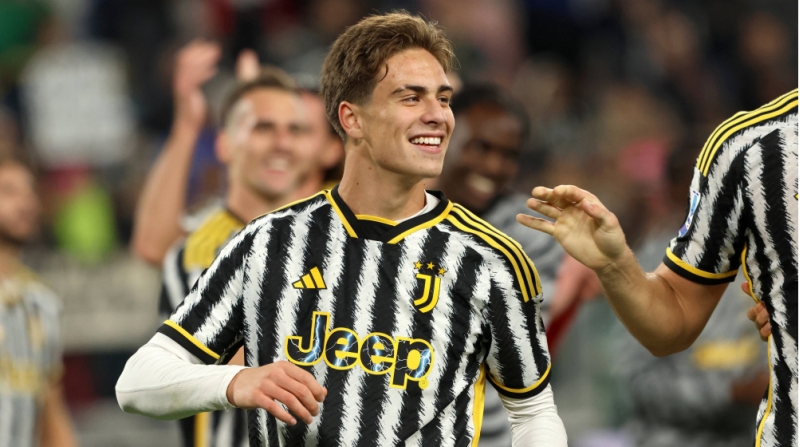 yuventus-genc-futbolchusu-ile-muqavileni-uzadacaq-