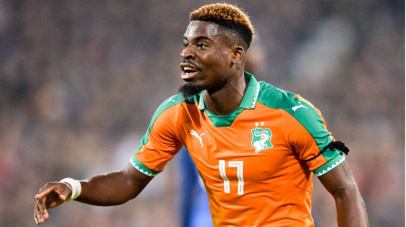 qalatasarayin-yeni-trasnferi-istanbula-gelib-