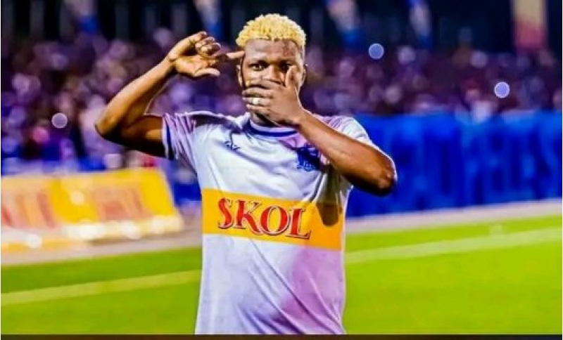 konqolu-futbolchu-siyasi-paylashim-etdiyine-gore-komandadan-gonderilib-