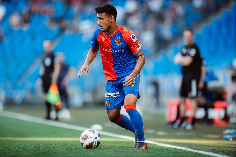 beshiktash-24-yashli-cinah-mudafiechisi-ile-maraqlanir-