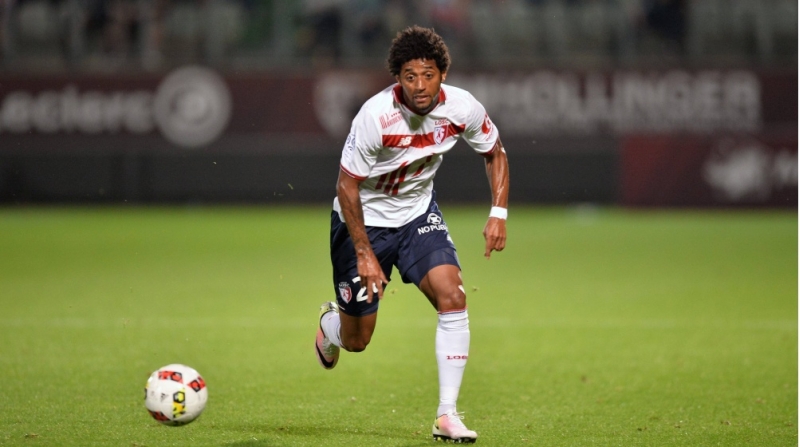 turkiye-klubunun-futbolchusu-2-oyunluq-cezalandirilib-