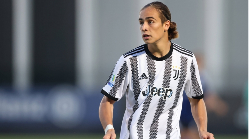 arsenal-turkiyeli-futolchudan-el-chekmir-