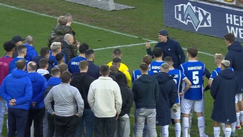 fan-klub-rehberi-stadiona-daxil-olaraq-butun-komandani-danladi