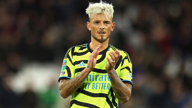 arsenal-ingiltereli-futbolchu-ile-yeni-muqavile-imzalayib-