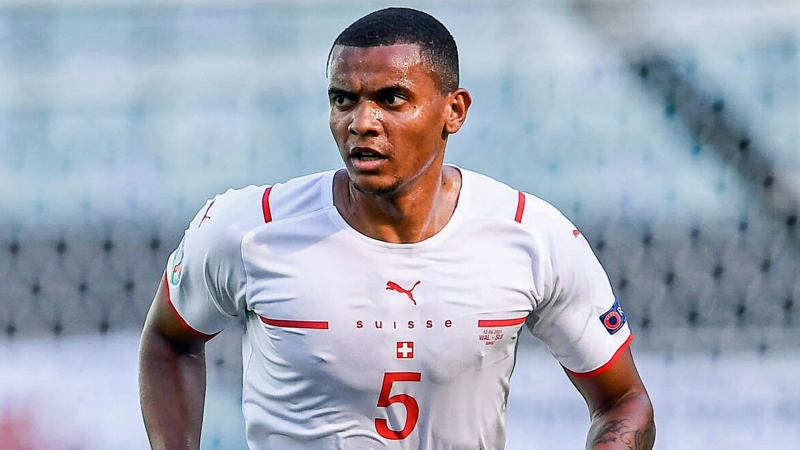 manuil-akanji-zede-uzunden-milli-komandanin-dushergesin-terk-edib