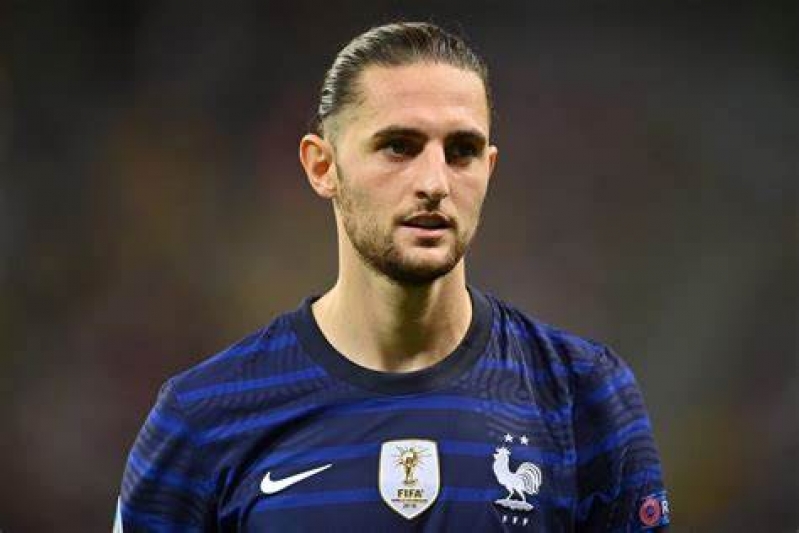 qalatasaray-ulduz-futbolchu-uchun-italiya-klubu-ile-danaishiqlara-bashlayib-