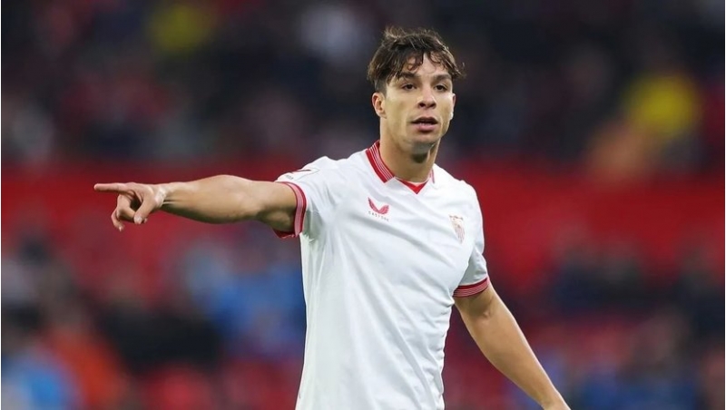 trabzonspor-klubu-ispaniyali-yarimmudafiechinin-cavabini-gozleyir-