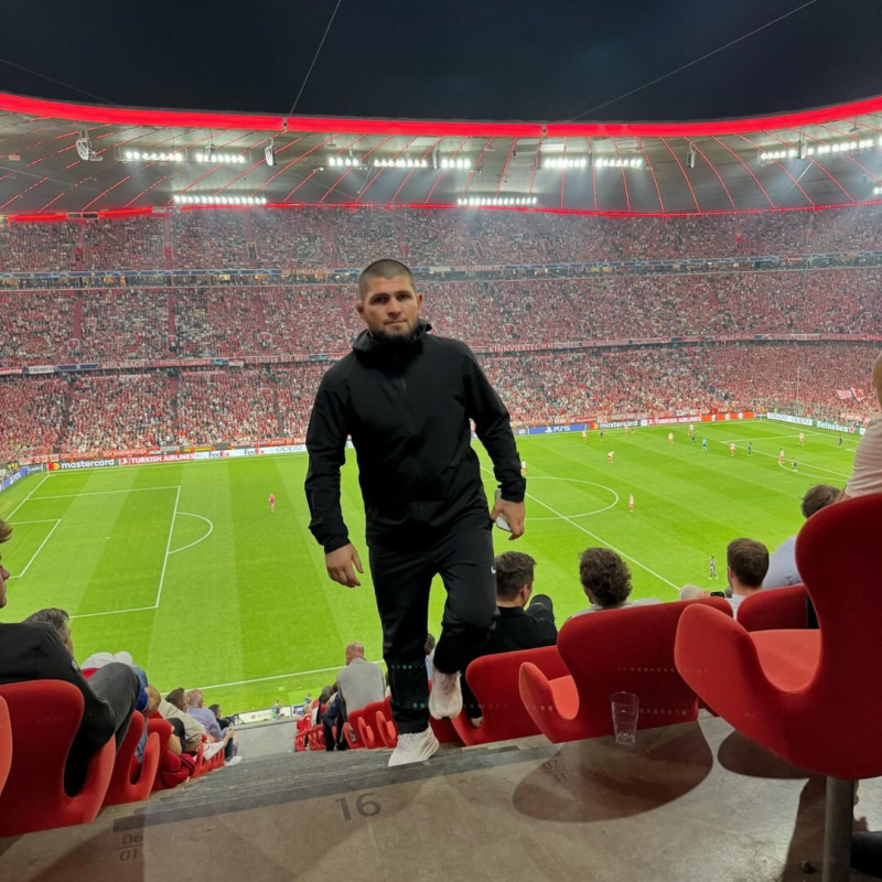 habib-nurmaqamedov-chl-oyununu-izleyib