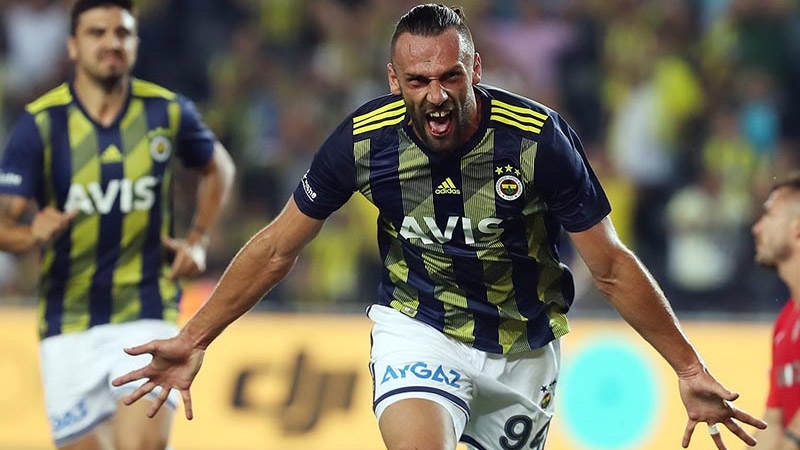 fenerbagcha-18-milyon-avroya-sattigi-futbolchunu-geri-qaytarir