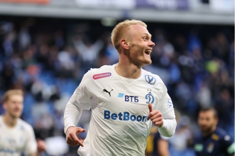 rpl-da-ilin-en-yaxshi-oyunchusu-adina-namizedler-mueyyenleshib