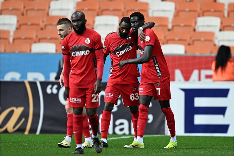 qardashinin-olum-xeberini-almasina-regmen-komandasini-yalniz-buraxmadi