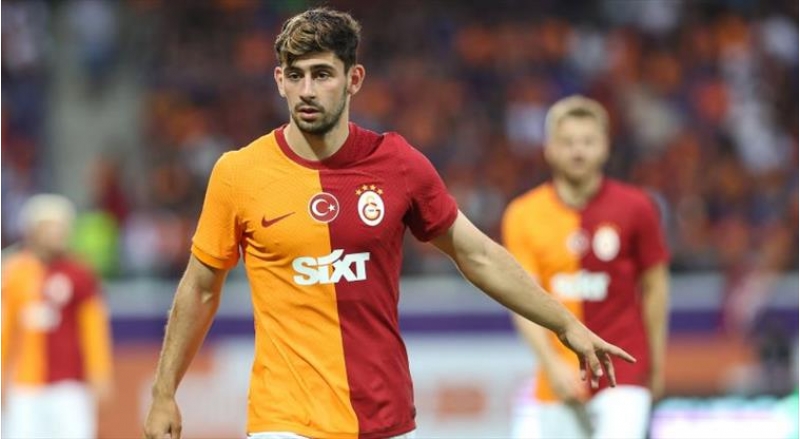 qalatasarayin-futbolchusu-eyupspora-keche-biler