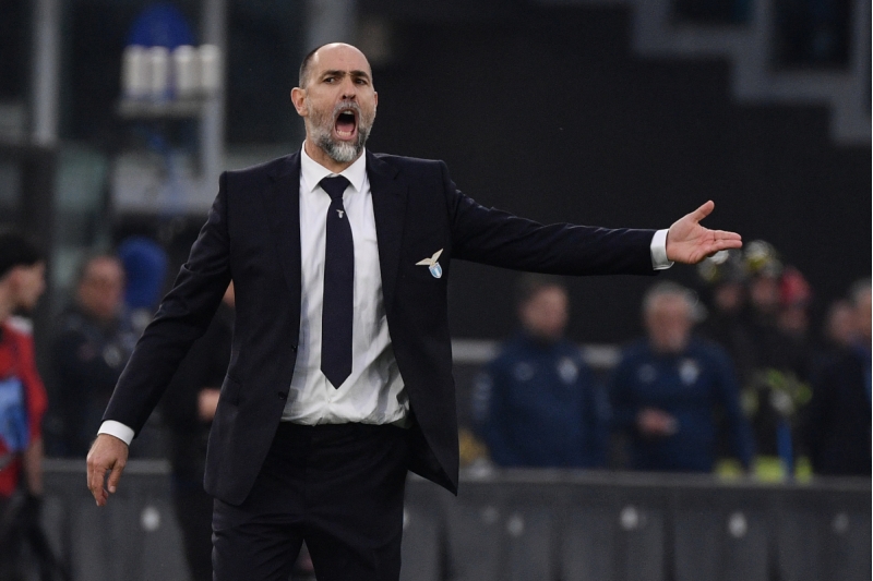 latsio-iqor-tudorla-yollarini-ayira-biler