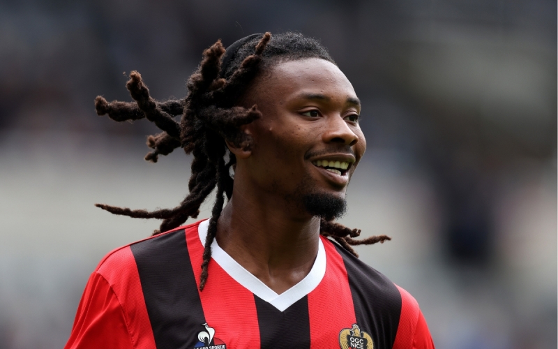 qalatasaray-heyetini-fransali-futbolchu-ile-guclendirir