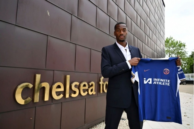 chelsi-yeni-transferini-resmileshdirdi