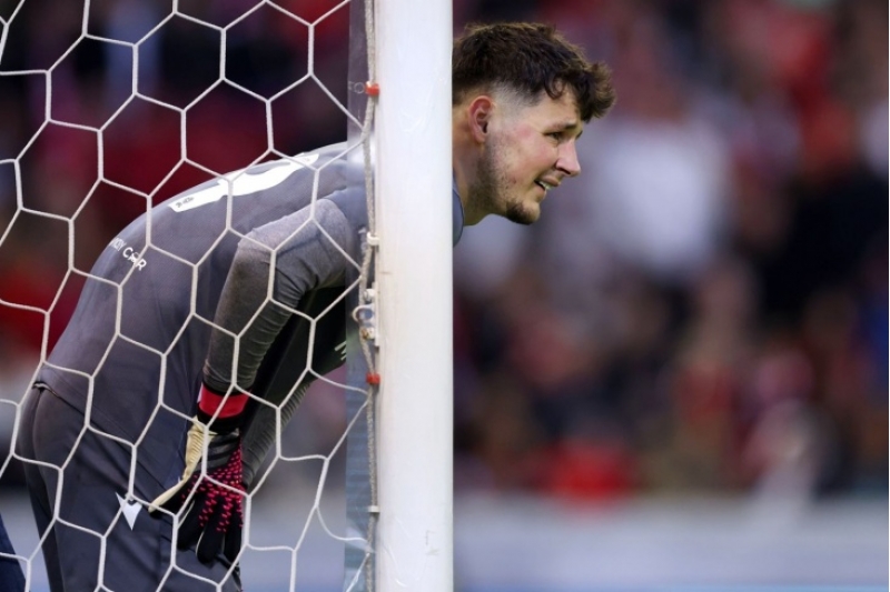 ingiltere-millisinin-qapichisi-trafford-nyukasla-keche-biler-