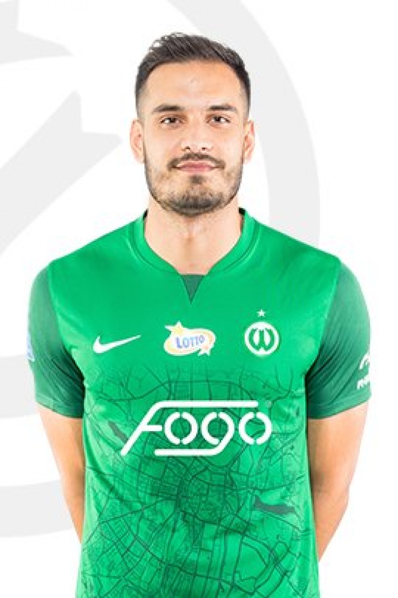 yunanistanli-futbolchu-karyerasini-rusiyada-davam-etdire-biler