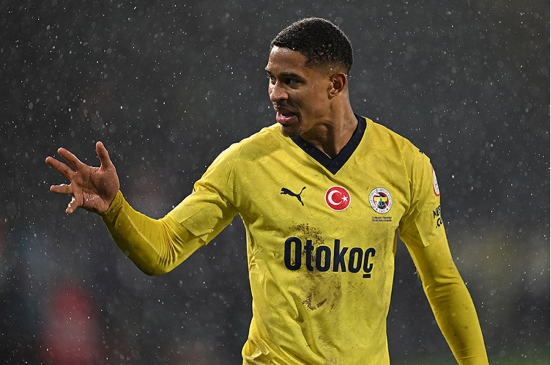 antonio-konte-fenerbagchanin-futbolchusunu-isteyir