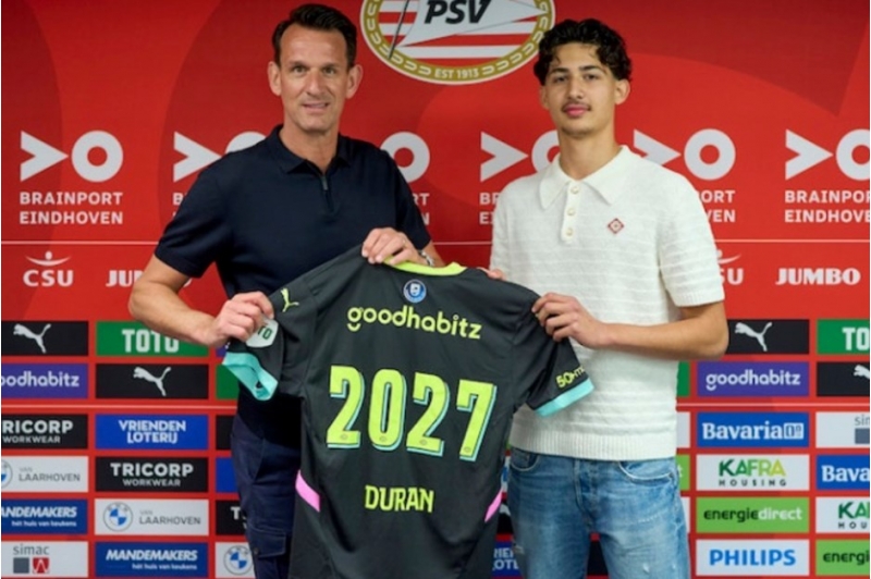 psv-eindhoven-16-yashli-turk-futbolchunu-heyetine-qatib