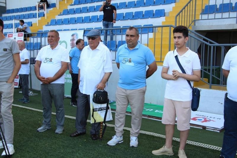 etopaz-in-desteyi-ile-elnur-eshrefoglunun-50-illik-yubileyine-hesr-olunmush-futbol-matchi-kechirildi