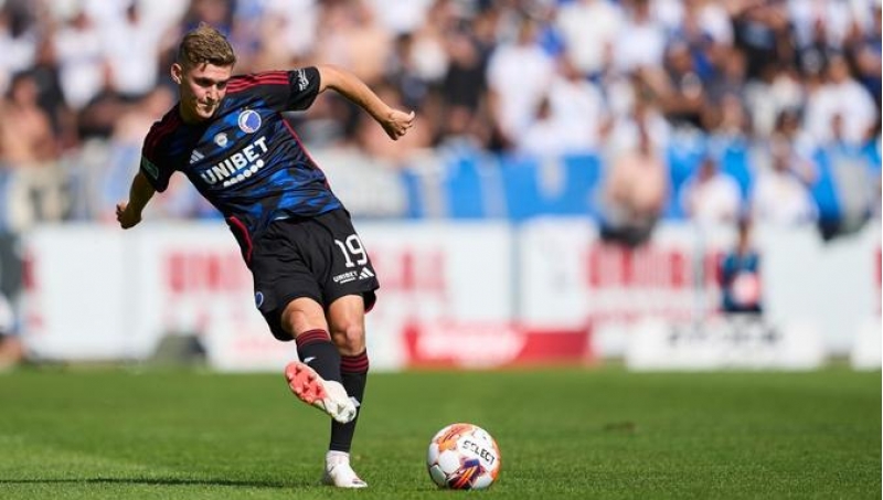 qalatasaray-kopenhaqenin-oyunchusu-ile-maraqlanir