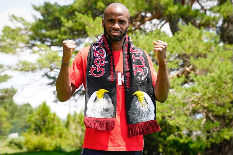 qaziantep-fk-heyetini-fransali-oyunchu-ile-guclendirib