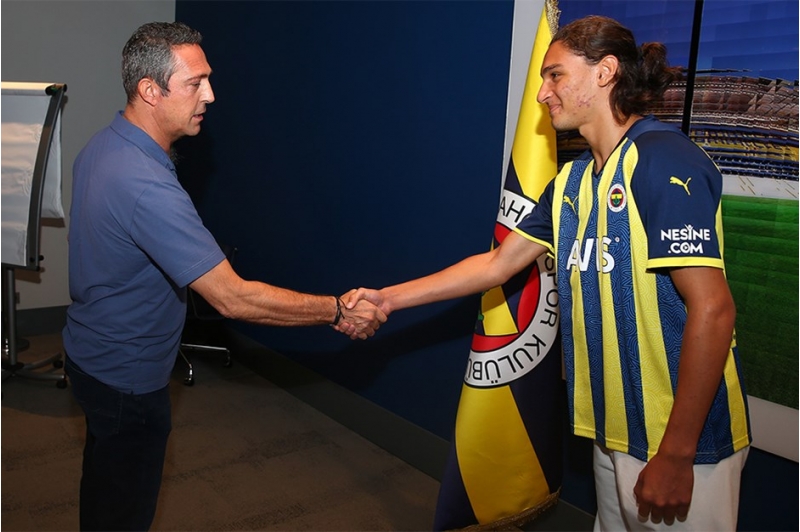 fenerbagchada-daha-bir-futbolchu-ile-yollar-ayrilib