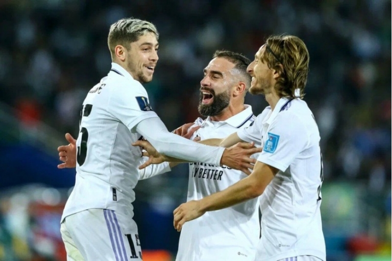 real-madrid-bir-movsum-erzinde-geliri-1-milyard-avronu-kechen-ilk-futbol-klubu-olub