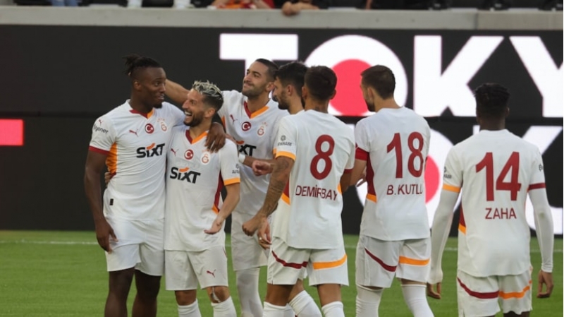 qalatasaray-5-ci-yoldashliq-oyununa-chixir