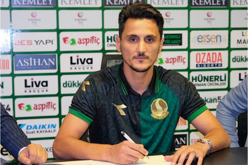 turkiyeli-futbolchu-18-il-sonra-dogma-klubuna-qayidib