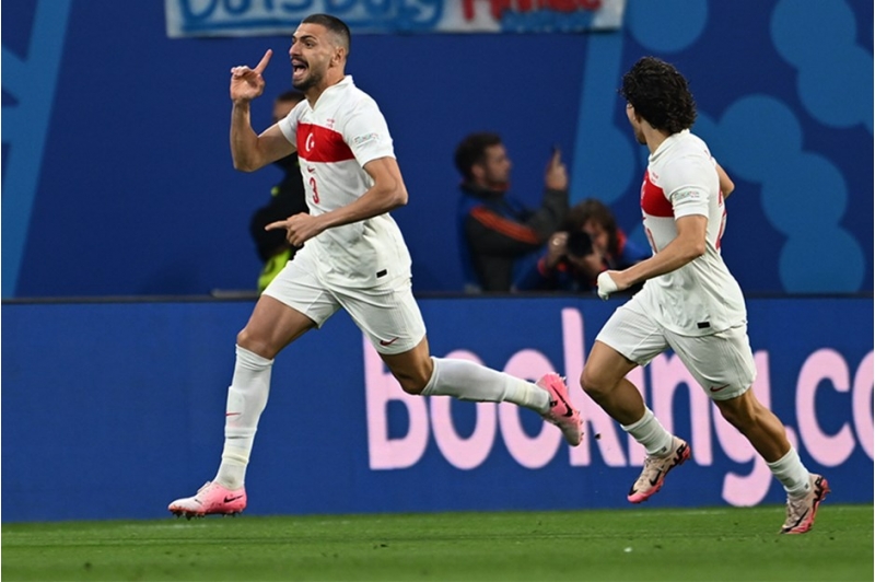 merih-demiral-turkiyeye-donur
