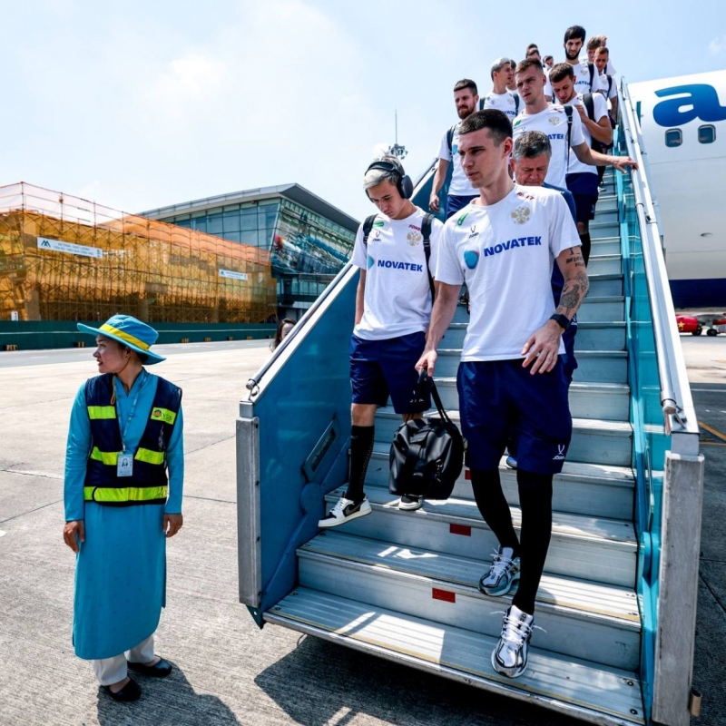 rusiya-millisi-yoldashliq-oyunlari-uchun-vyetnama-gedib