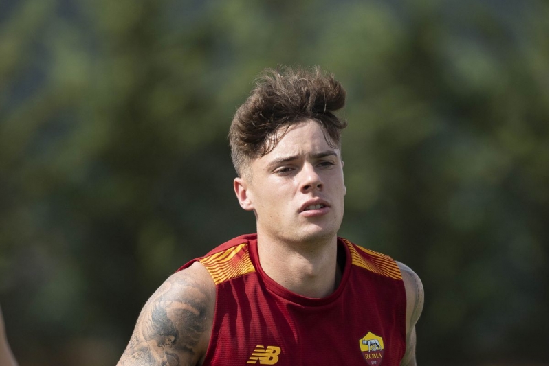 romanin-polshali-futbolchusu-fenerbagchaya-transfer-ola-biler