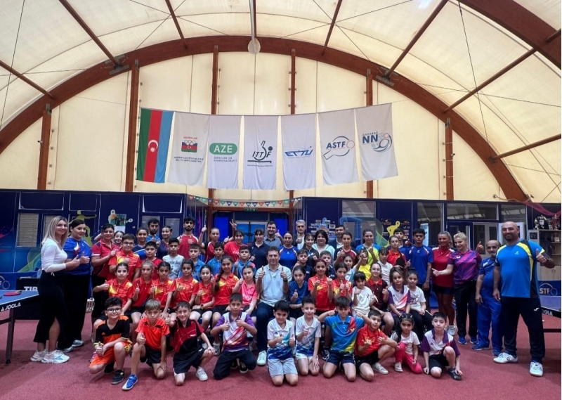 avropa-stolustu-tennis-birliyinin-icrachi-prezidenti-sumqayitda-idmanchilarla-gorushub