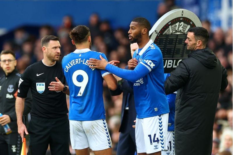 evertonun-2-futbolchusu-yuventusun-hedefindedir