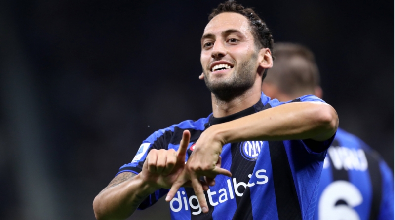 hakan-chalhanoglu-interde-ayin-futbolchusu-sechilib