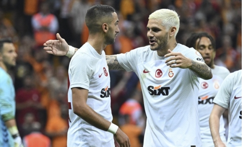 qalatasaray-ulduz-futbolchusu-ile-yollarini-ayirir