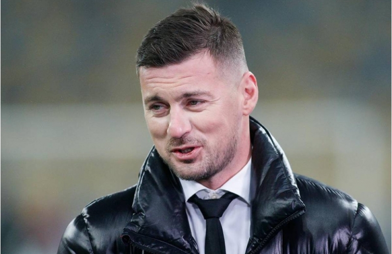 taninmish-futbolchu-danishilmish-oyun-teshkiline-gore-saxlanilib