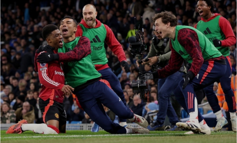manchester-sheheri-qirmizi-renge-burundu