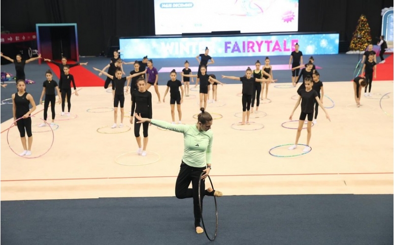 milli-gimnastika-arenasinda-ustad-dersi-kechirilib