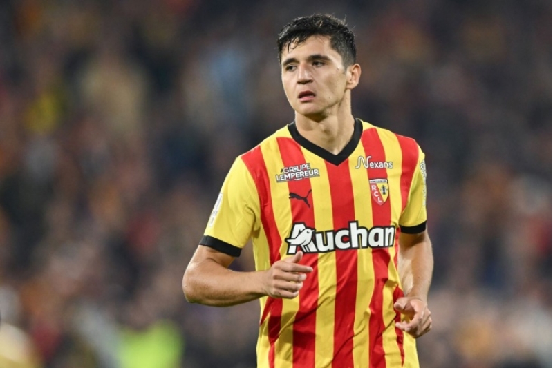 manchester-siti-ozbek-futbolchunun-transferini-resmileshdirir