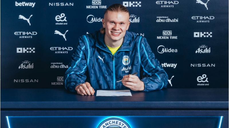 holann-manchester-siti-ile-yeni-muqavile-imzaladi