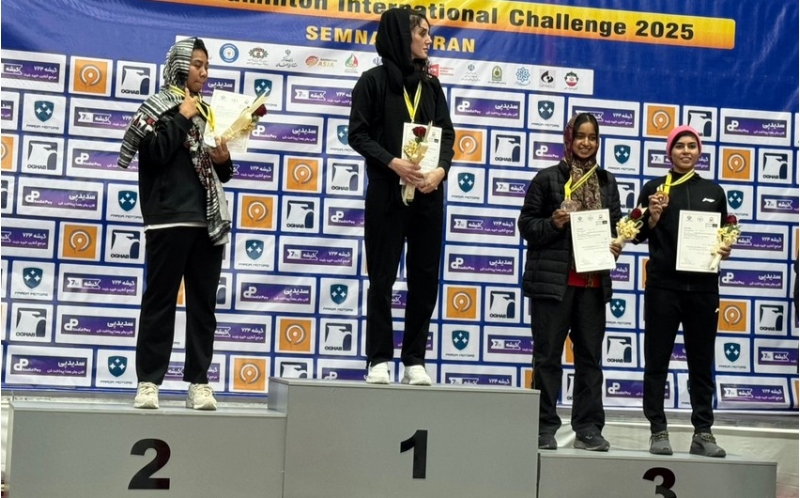 azerbaycan-badmintonchusu-iranda-gumush-medal-qazanib