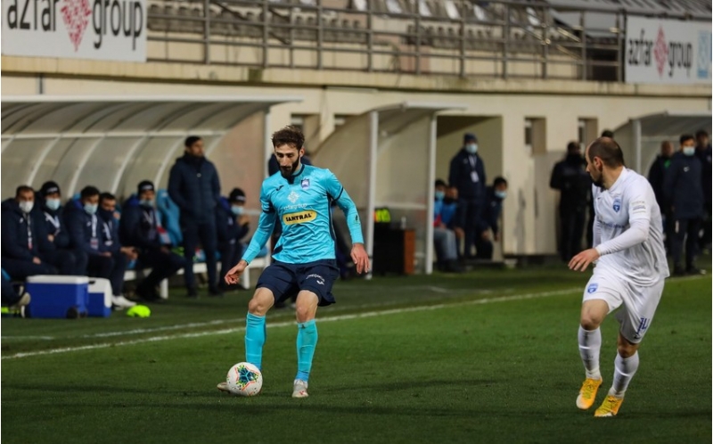 sumqayitla-oyun-zirenin-futbolchusu-uchun-elametdar-olub