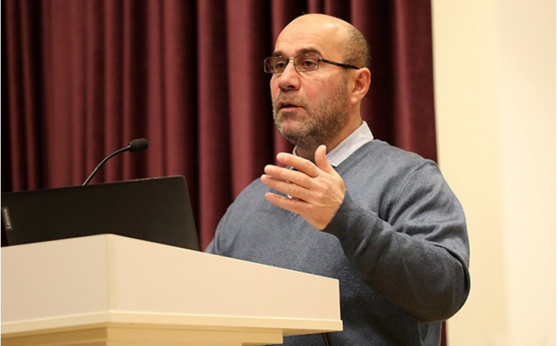 zirenin-ashagi-yash-qruplarindan-ibaret-komandalarina-danishilmish-oyunlarla-bagli-seminar-kechirilib