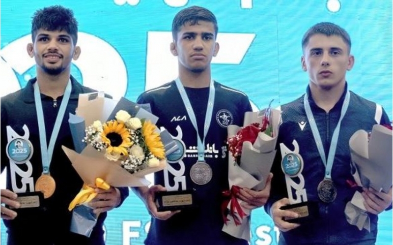 azerbaycanin-iki-guleshchisi-iranda-medal-qazanib